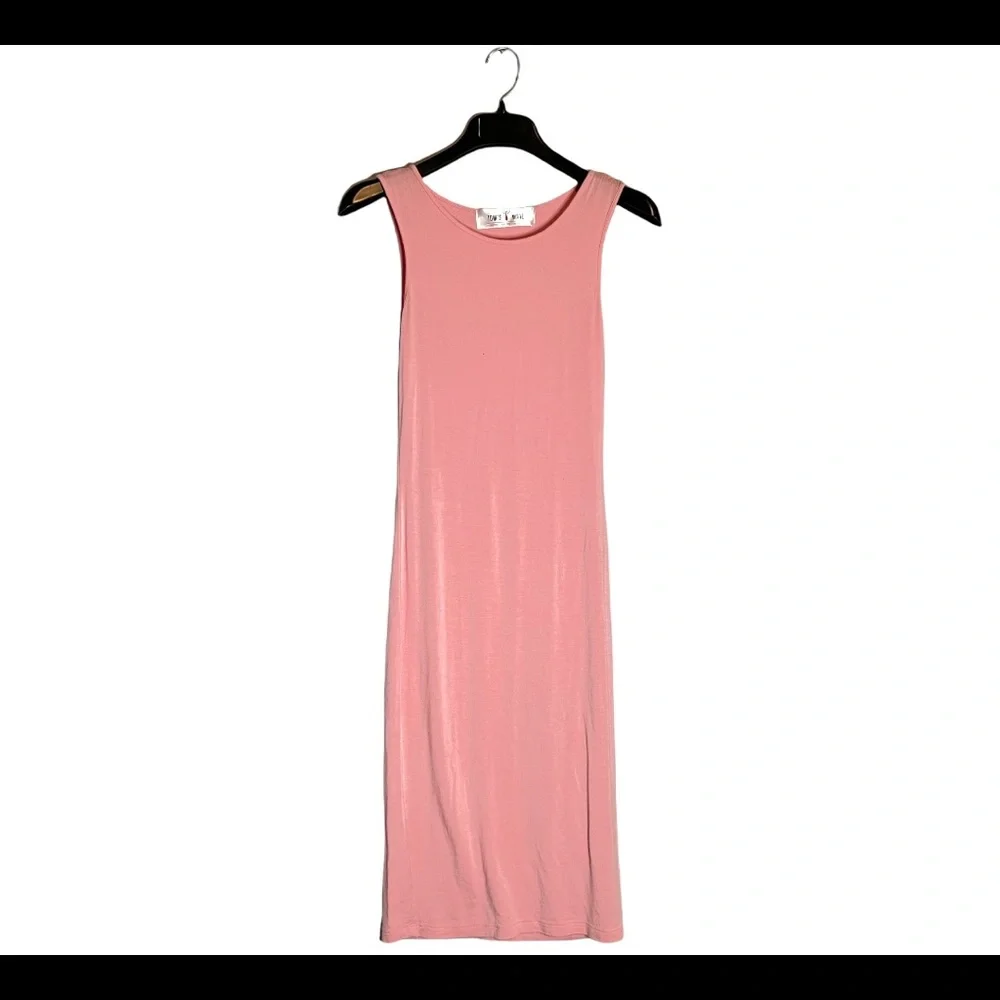 Casual Pink Midi Dress - Slim Fit - Picture 3 of 5